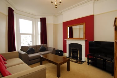 4 bed house, Seymour Avenue, Lipson, Plymouth, PL48RA - Image 3
